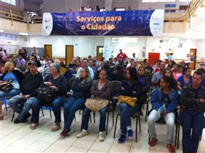 Justiça nos Bairros atende centenas de pessoas carentes em Maringá